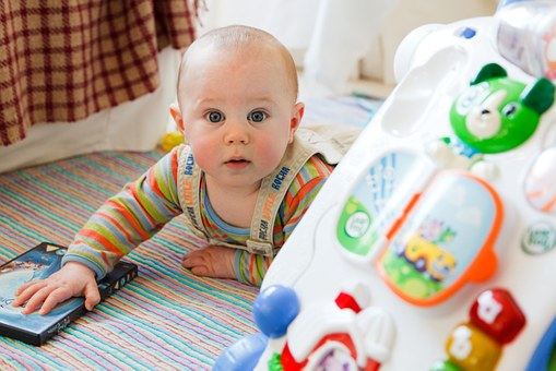 婴儿, 可爱, 儿童, 快乐, 蹒跚, 玩具, 小, 乐趣, 多彩 婴儿, 可爱, 儿童, 快乐, 蹒跚, 玩具, 小, 乐趣, 多彩, 播放